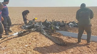 آثار تحطم طائرة صغيرة 
