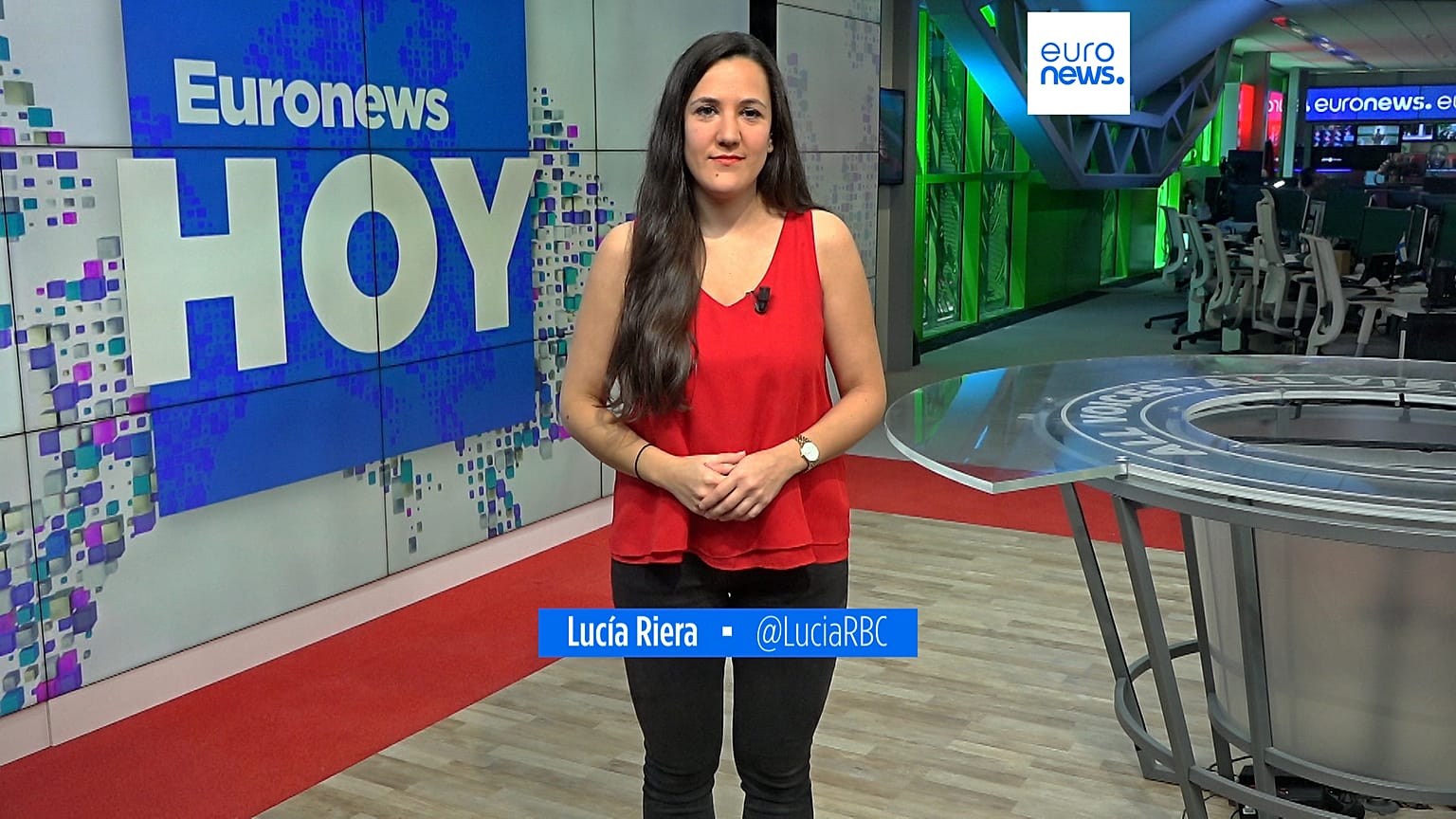 Lucía Riera presenta el informativo diario Euronews Hoy