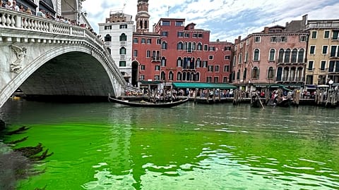 Der Canal Grande in Venedig - in grüner Farbe