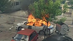 Kosova'nın kuzeyinde Sırpların çoğunlukta olduğu bölgedeki protestoda bir polis aracı ateşe verildi