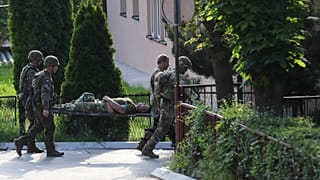 Kosova'nın kuzeyinde 25 KFOR gücü yaralandı