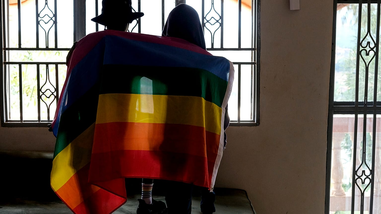 Anti-LGBTQ yasa insan hakları savunucularının tepkisine rağmen ülkede geniş destek buluyor