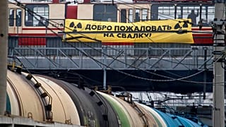 Az oroszországi Greenpeace egyik tiltakozó akciója a hulladékok ellen