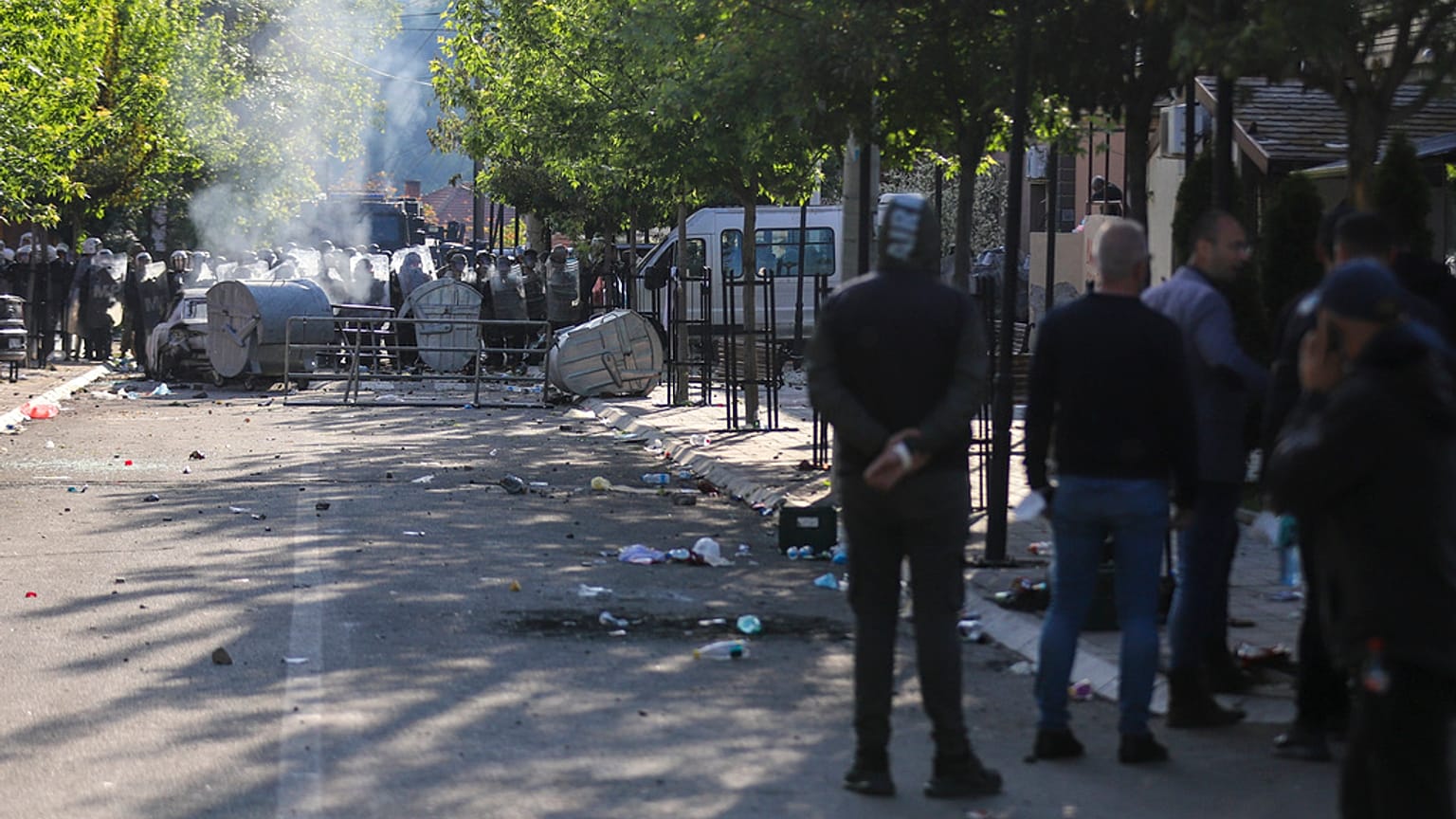 Enfrentamientos entre KFOR y manifestantes serbokosovares