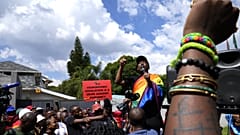 Tiltakozás az ugandai anti LMBT-törvény ellen a dél-afrikai Pretóriában