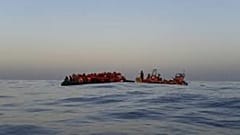 Resgate de migrantes em Itália