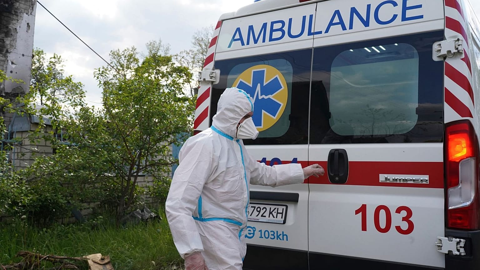 Healthcare workers in Ukraine have been praised as heroes. 