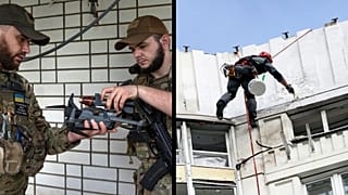 Ukrán katonák bombát illesztenek egy harci drónra - vannak már moszkvai célpontok is