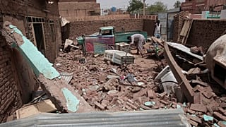 Khartoum: Dieses Gebäude nahm bei den Gefechten Schaden (Aufnahme vom 25. April 23).