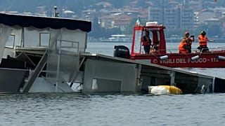 Még nyomok és maradványok után kutatnak a helyszínen