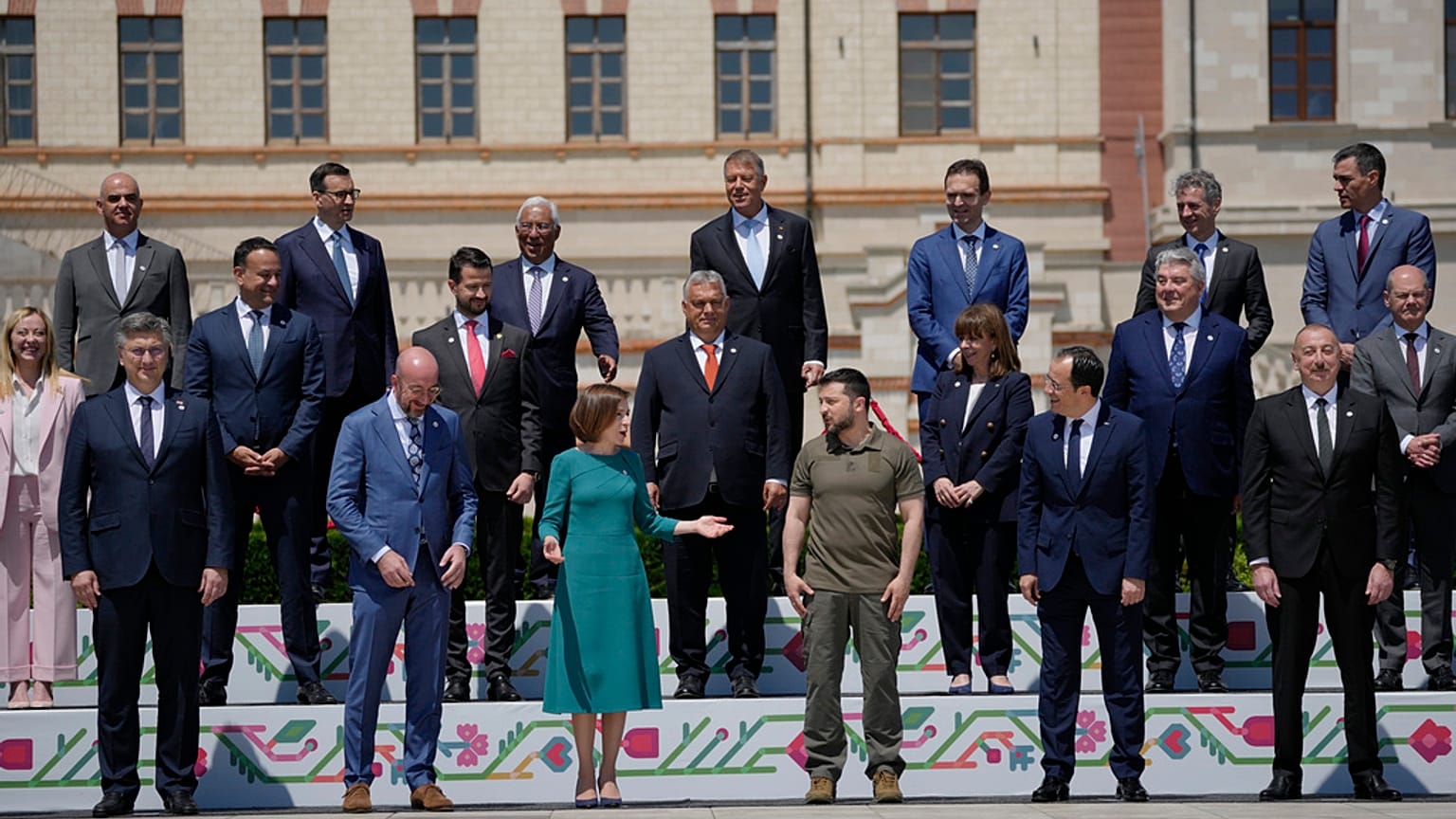اجتماع الناتو مع أوكرانيا
