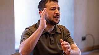 Президент Украины Владимир Зеленский на саммите в Кишинёве. 