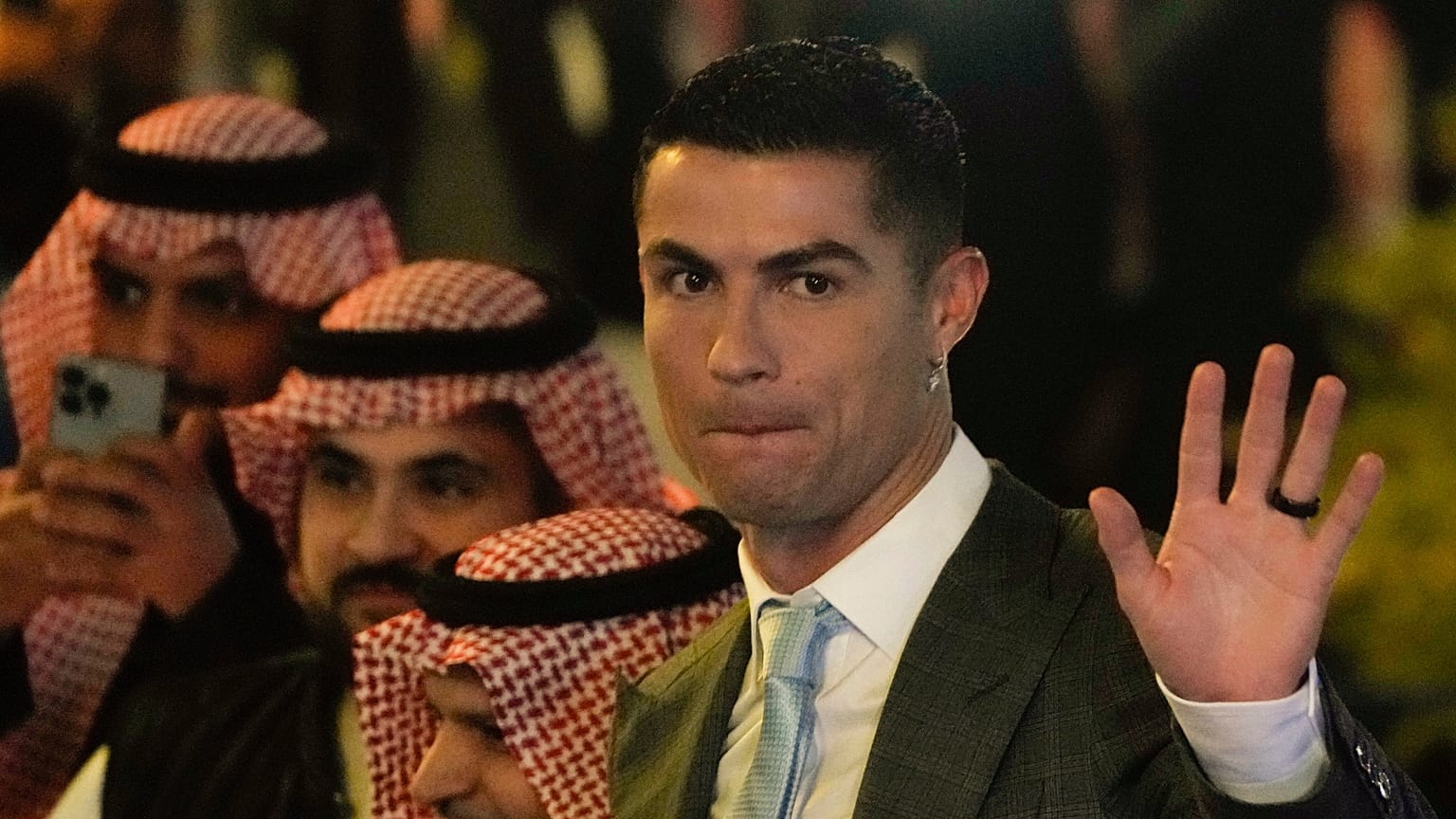 كريستيانو رونالدو أثناء استقباله في الرياض