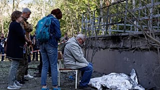 Trauer in Kiew um Opfer des russischen Beschusses