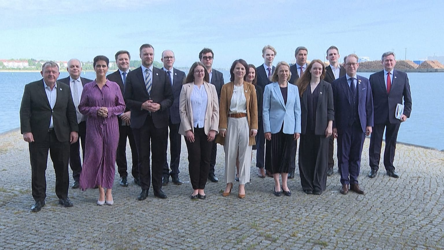 Gruppenfoto mit Annalena Baerbock beim Ostseerat in Wismar