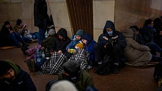 2022. február 24. Kijev: a metróban keresne menedéket az emberek a légitámadások elől