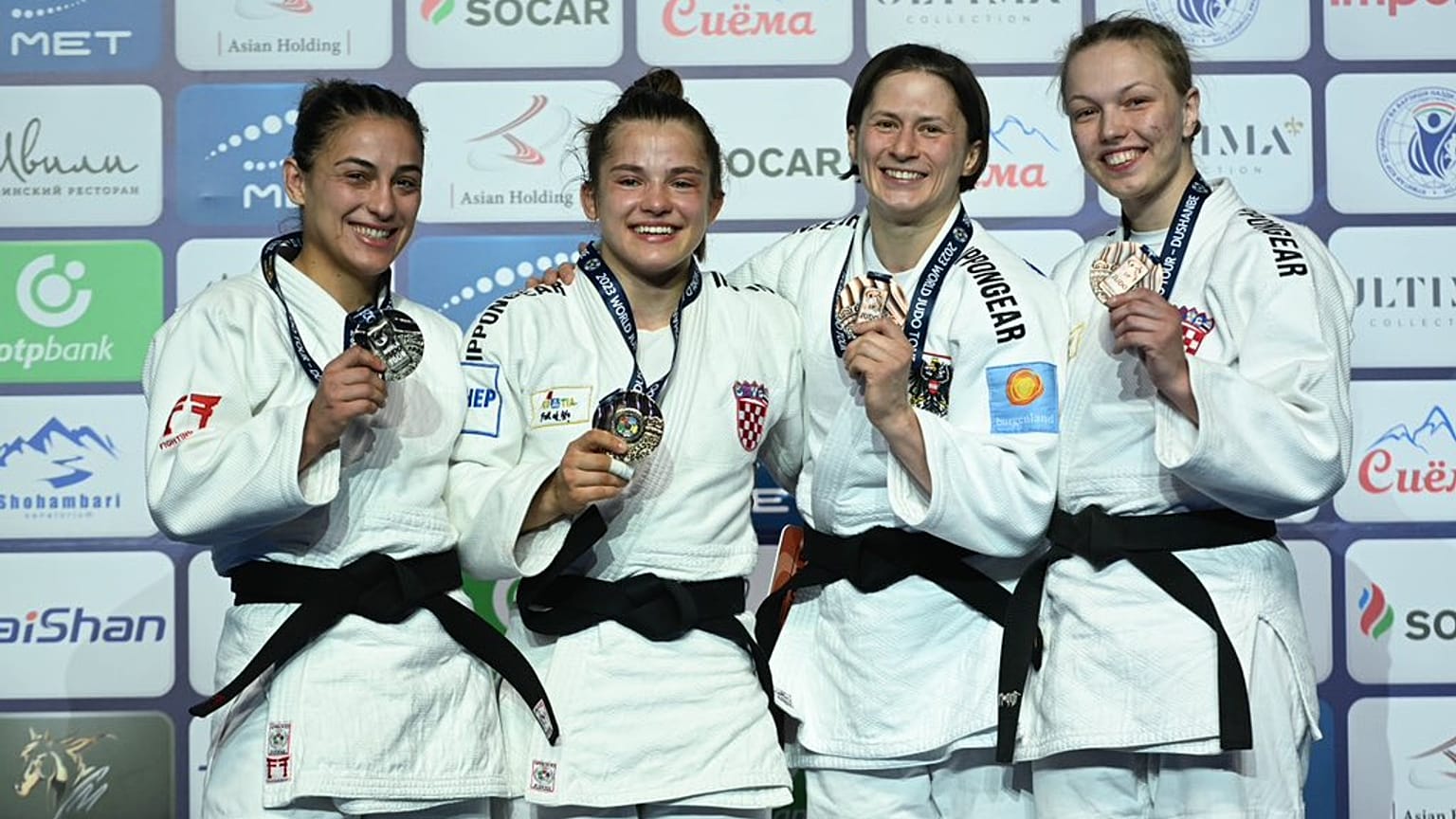 Day 2 medallists 