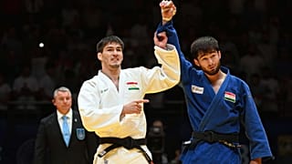 Makhmadbek Makhmadbekov (r.) und Shodmon Rizoev