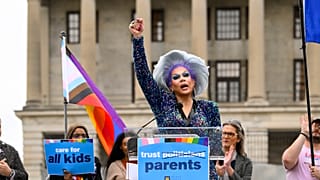 Politikai háború kezdődik a drag körül 