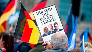 Διαδήλωση AfD: «Εσείς είστε οι εχθροί του κράτους»