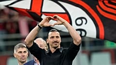 Ο Ζλάταν Ιμπραΐμοβιτς αποχαιρετάει τους φίλους της Μίλαν