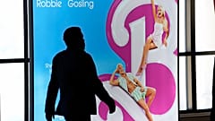 A Barbie-filmet júliusban mutatják be a mozikban