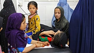 Jeunes Afghanes empoisonnées