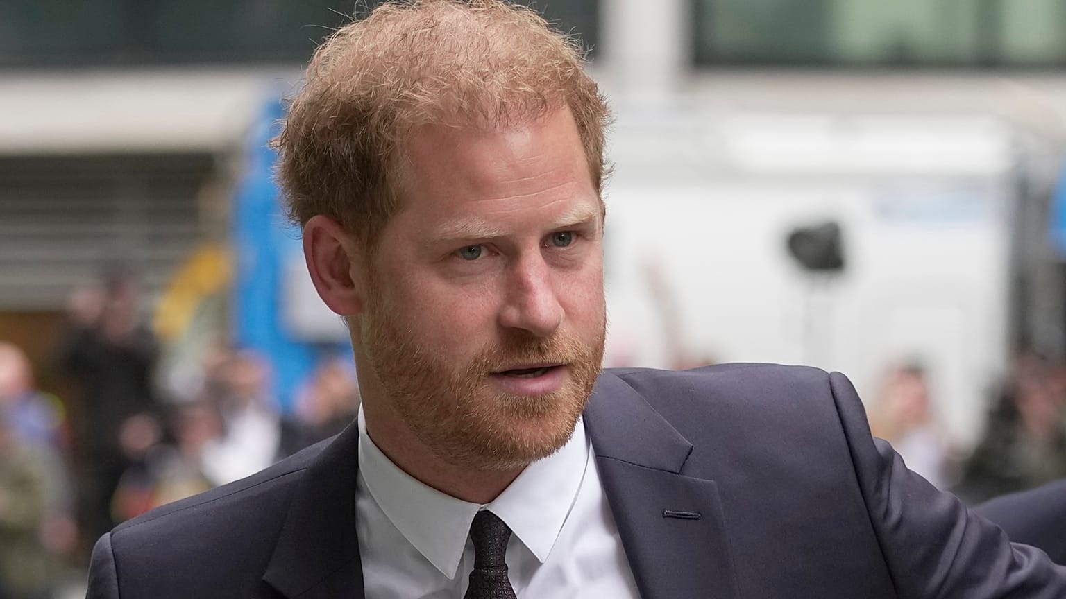 Prinz Harry hat erneut vor dem Londoner High Court gegen den Verlag des Yellow Press-Blattes Daily Mirror ausgesagt. 