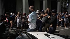 2021: kormányellenes tüntetőket vesz őrizetbe a kubai rendőrség Havannában