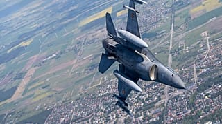 F16 de l'armée portugaise lors d'un exercie en mer Baltique, le 22 mai 2023