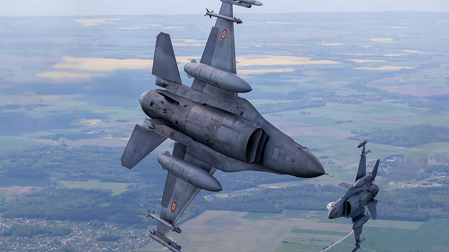 F-16 ВВС Португалии, участвующие в миссии НАТО по патрулированию воздушного пространства Балтии, 22 мая 2023