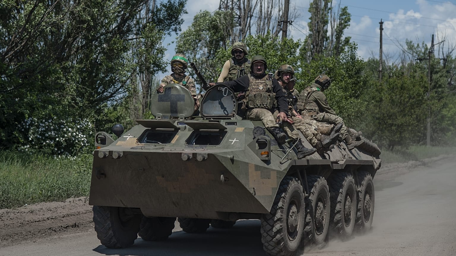 Ukrán katonák Bahmut környékén: nem adják fel