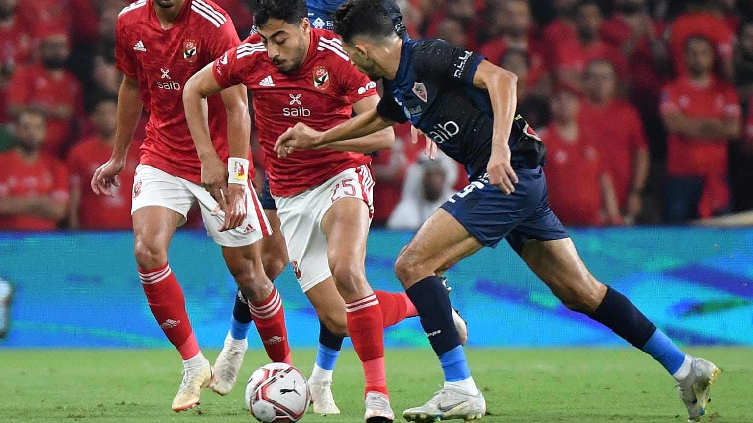 صورة أرشيفية من مباراة بين الأهلي والزمالك المصريان ببطولة كأس السوبر في أكتوبر - تشرين الأول 2022