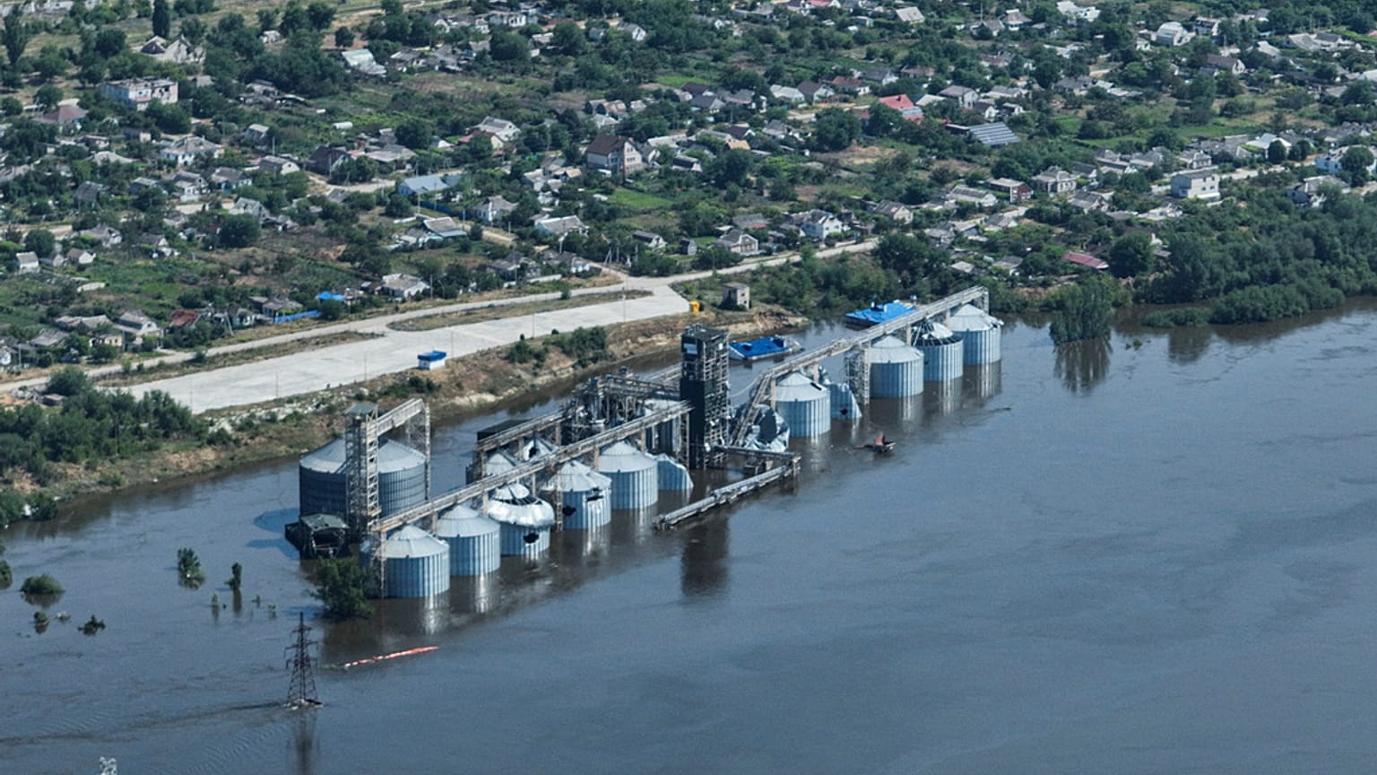 Colapso de barragem cria novas ameaças