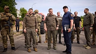 Владимир Зеленский во время посещения Херсонской области 8 июня 2023