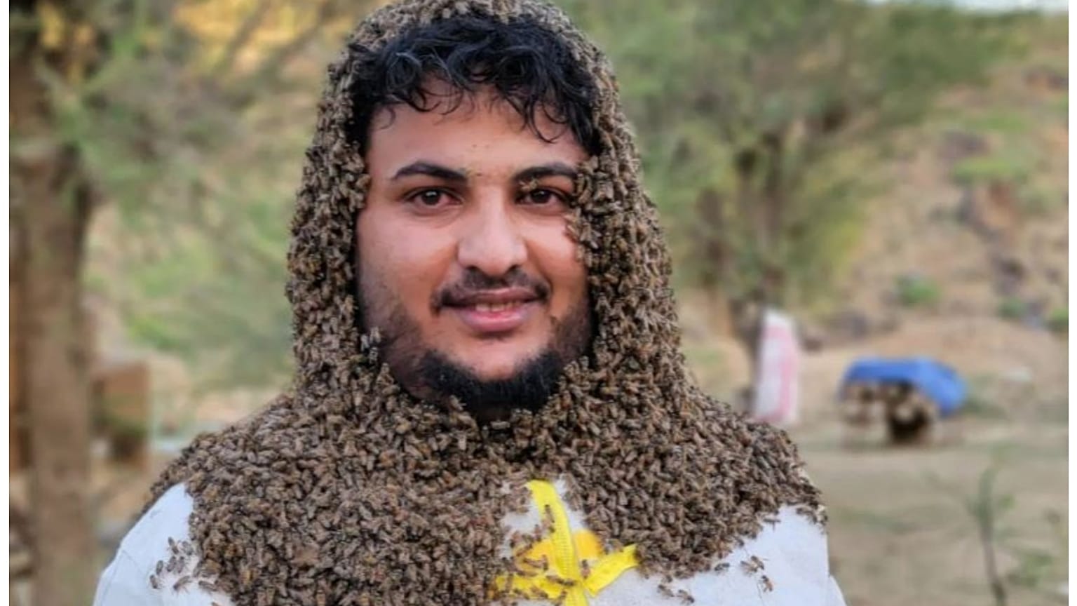 النحال اليمني عبد الجبار الغولي