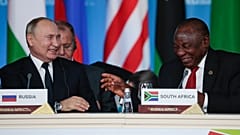 Vlagyimir Putyin orosz és Cyril Ramaphosa dél-afrikai elnök, 2019.