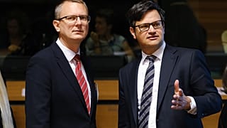 Rétvári Bence (balról) államtitkár és Ódor Bálint, magyar EU-s nagykövet a belügyminiszteri tanácskozáson