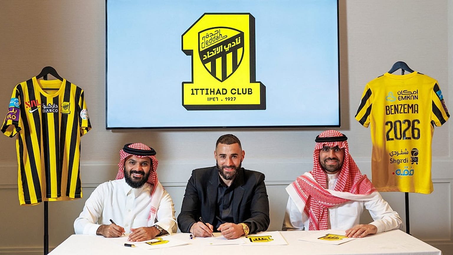 Benzema'nın El-İttihad takımı ile imza töreni
