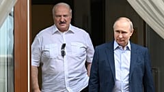 Le président russe Vladimir Poutine et son homologue bélarusse Alexandre Loukachenko, 9 juin 2023.