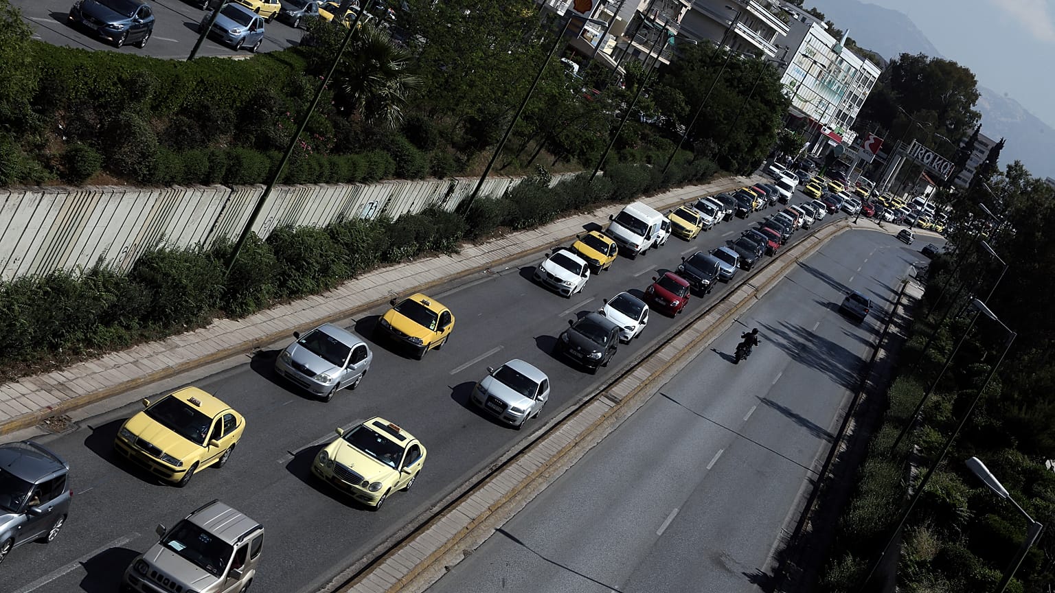 Κίνηση στους δρόμους της Αθήνας