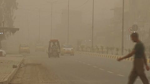 عاصفة رملية تضرب الموصل 