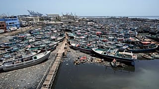 عاصفة تضرب باكستان