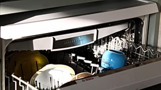 Selon une nouvelle étude commandée par un fournisseur de gaz et d'électricité, des millions de ménages britanniques utilisent leur lave-vaisselle de manière incorrecte.