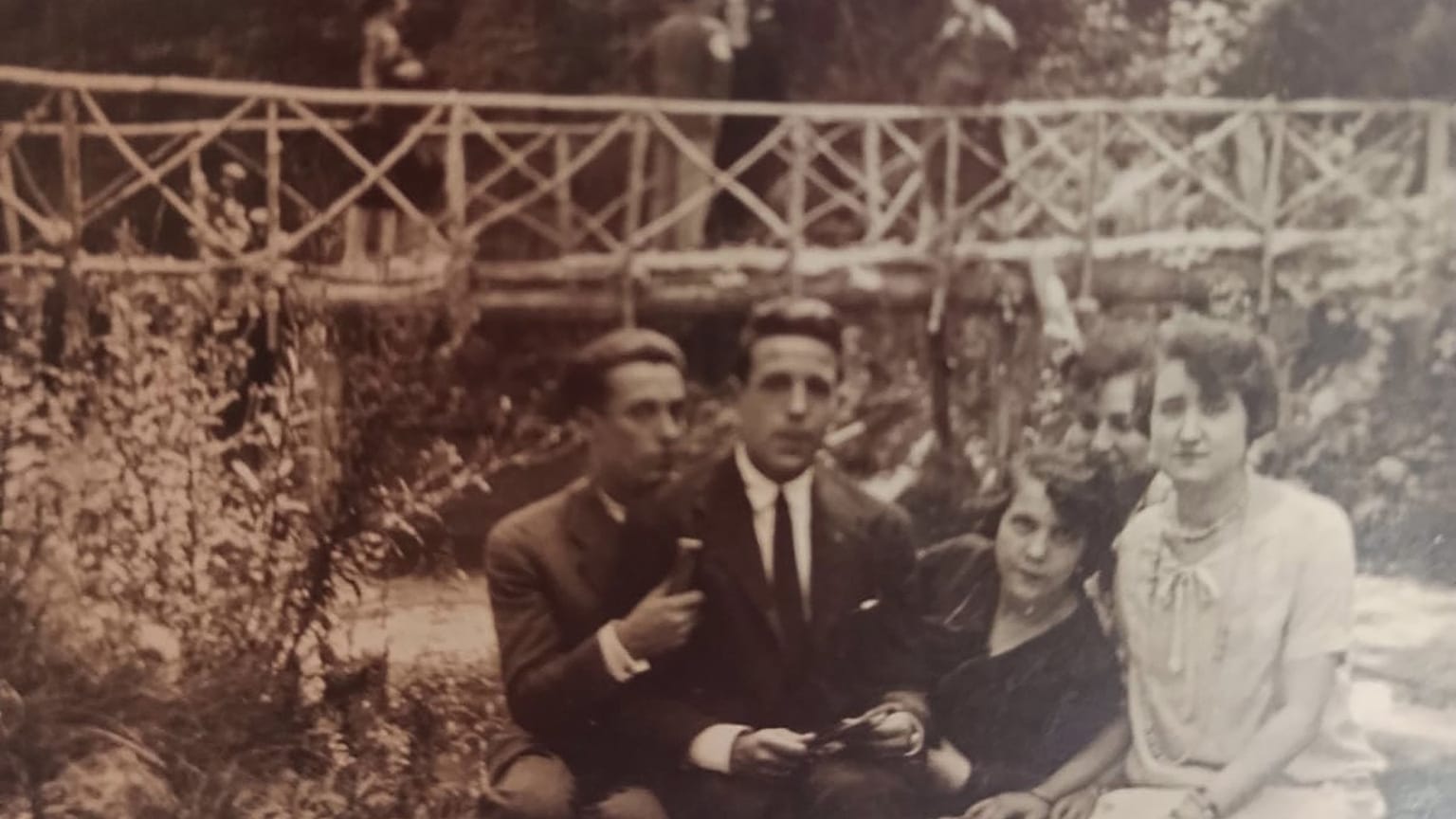 José Antonio Marco Viedma (left) with his sister Carmen and friends.