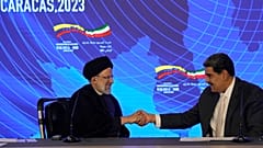مؤتمر مشترك للرئيس الإيراني إبراهيم رئيسي وضيفه الرئيس الفنزويلي نيكولاس مادورو