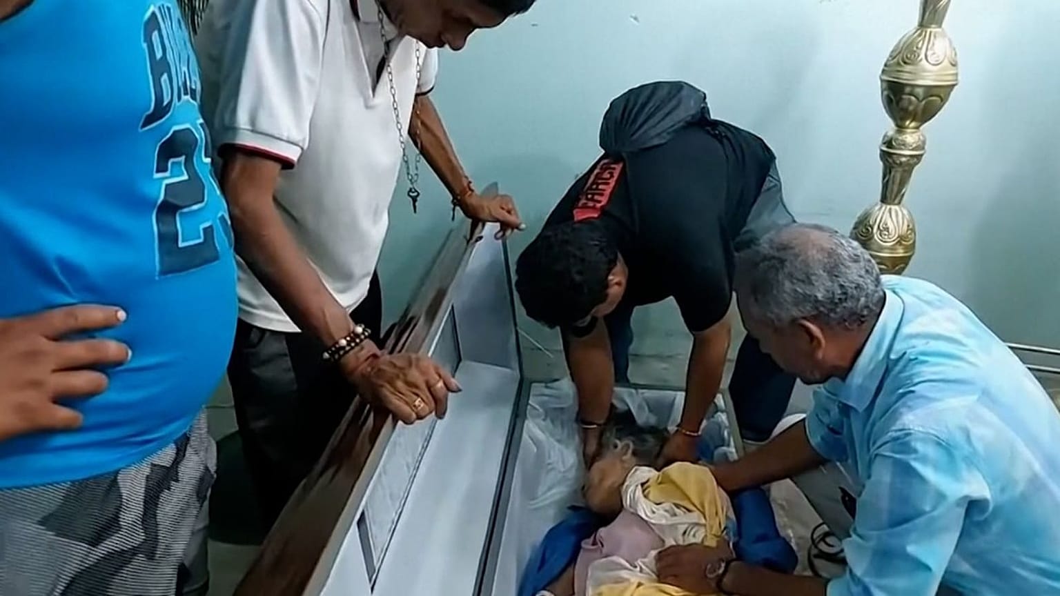 زنده شدن زنی که در اکوادور مرده تشخیص داده شده بود
