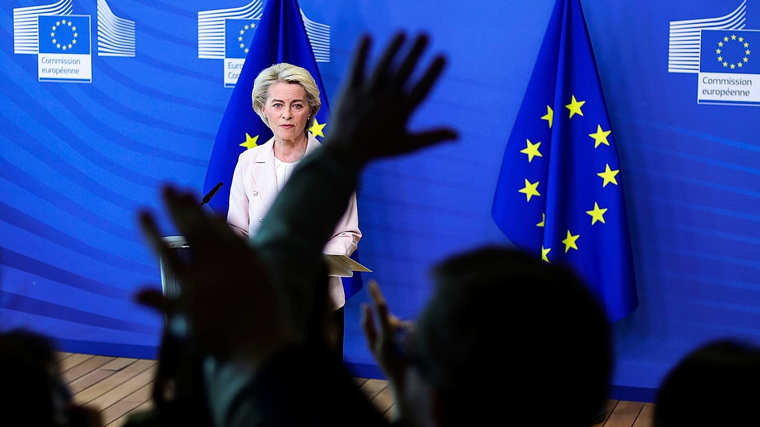 Esiste una "clausola passarella" per adottare a maggioranza qualificata le decisioni in materia di politica estera e di sicurezza comune