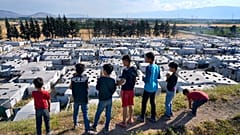 Viele verleben ihre Kindheit im Lager