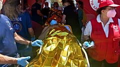 Yunanistan'ın Mora Yarımadası açıklarında kurtarılan göçmenler